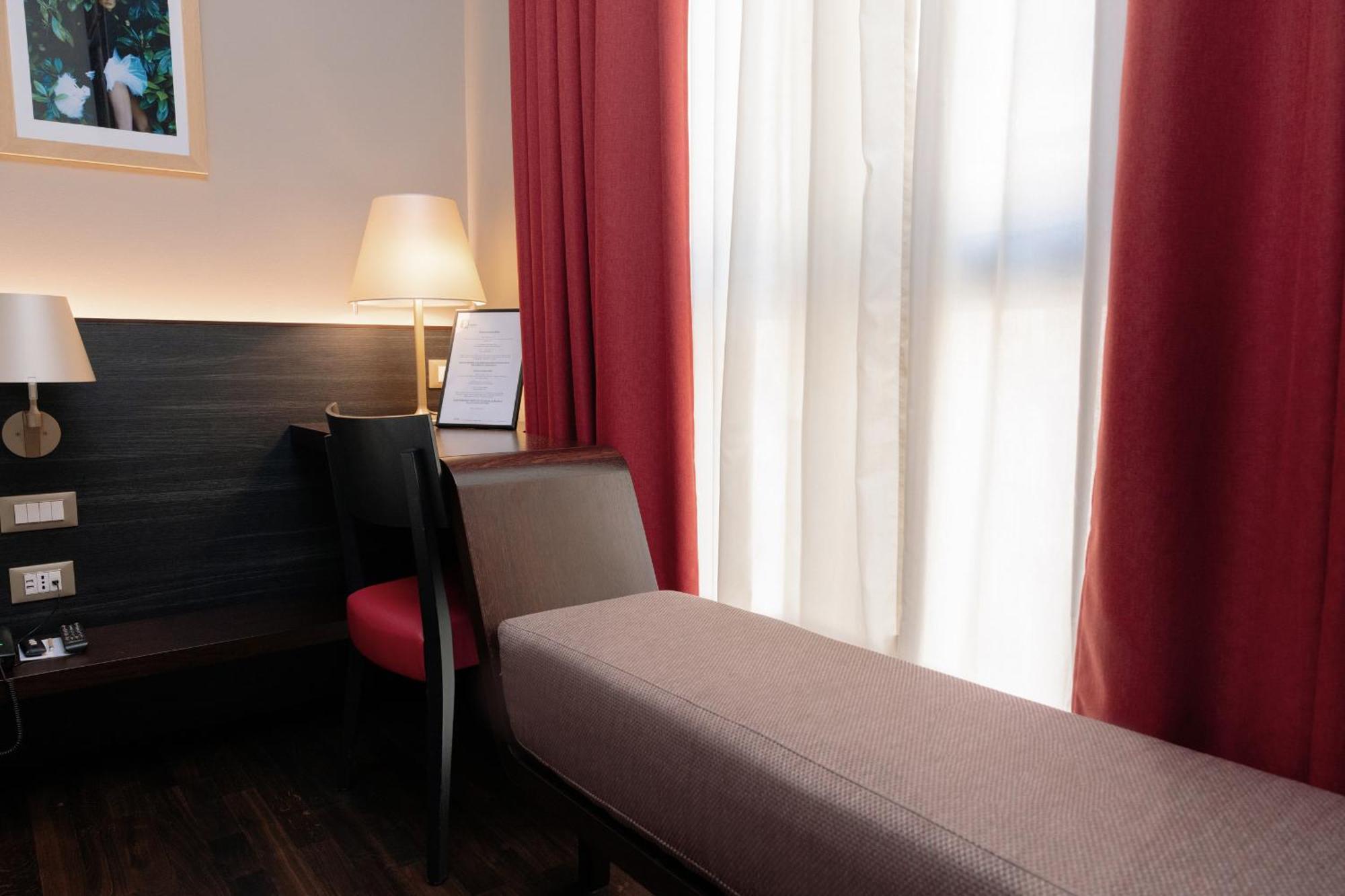 10 Keys Milano Hotell Exteriör bild